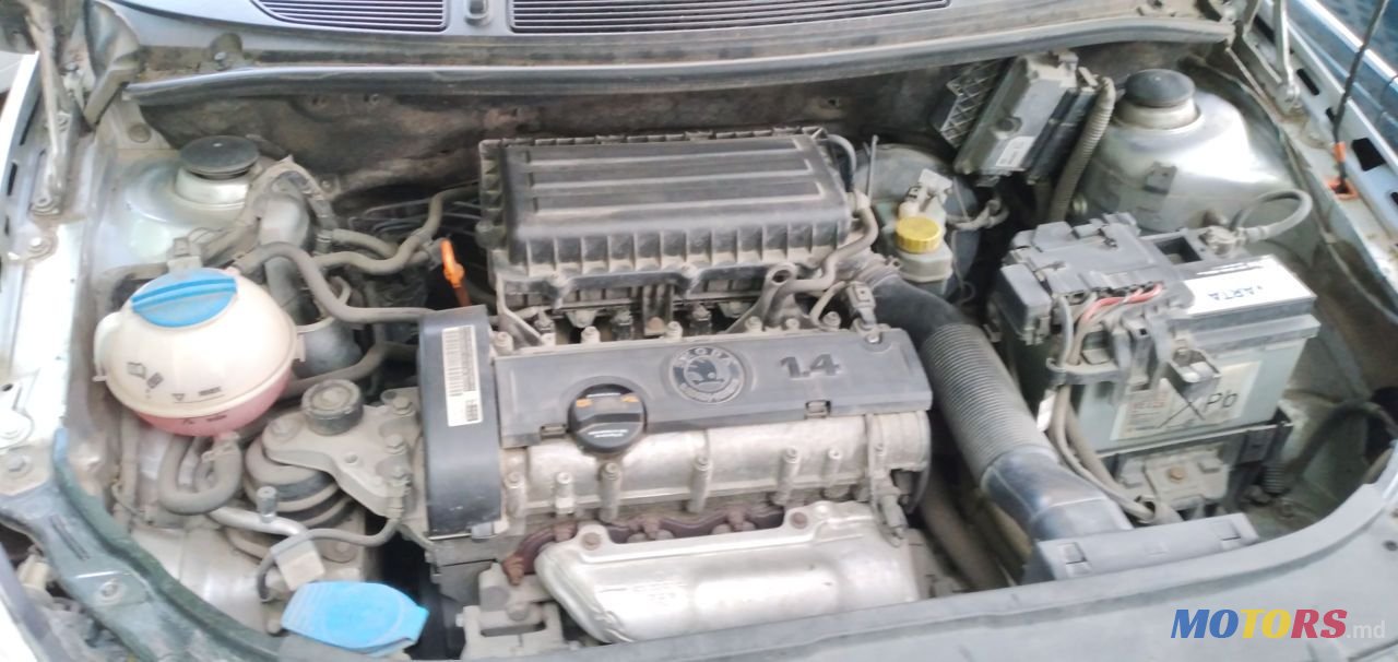 2011' Skoda Fabia photo #3