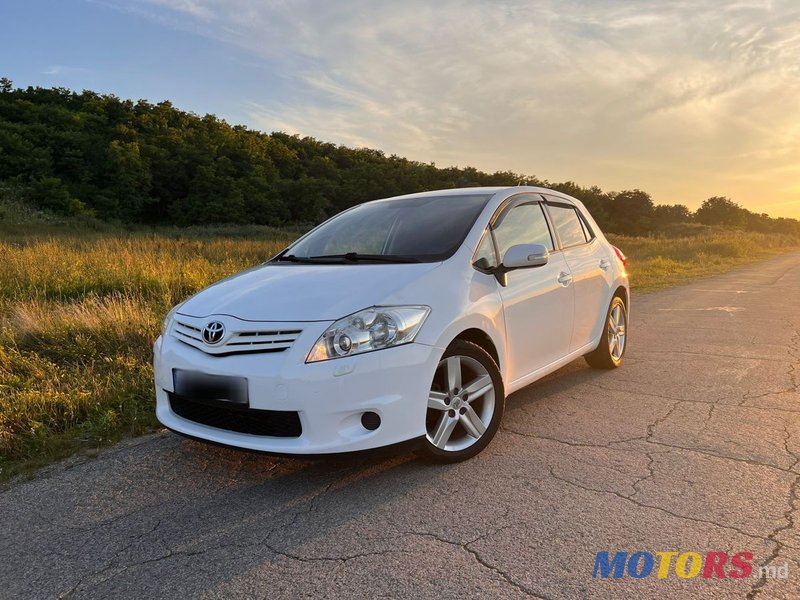 2010' Toyota Auris photo #1