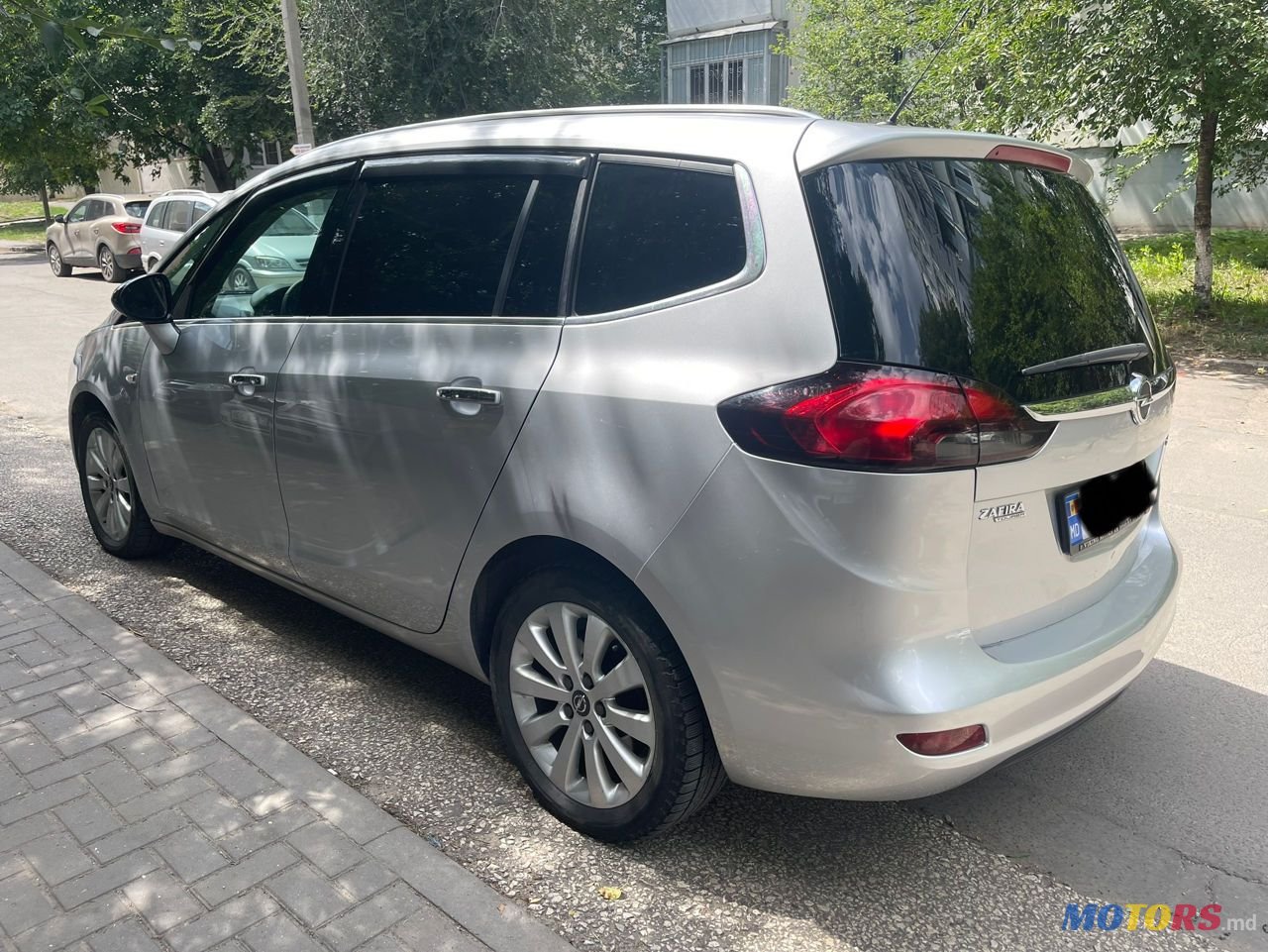 2011' Opel Zafira photo #4