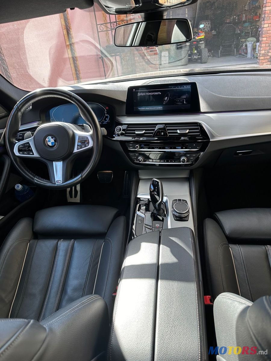 2019' BMW 5 Series photo #4