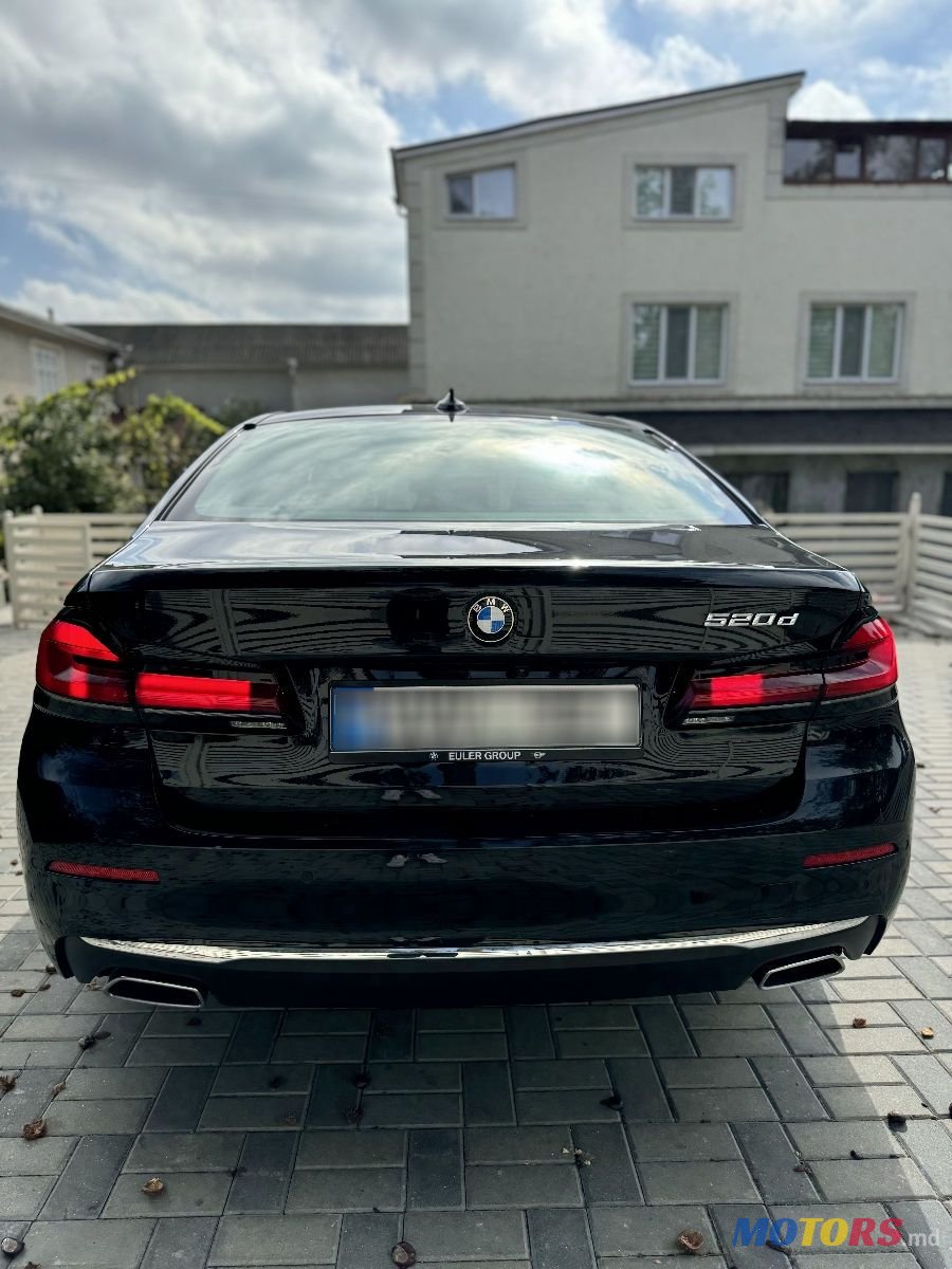 2022' BMW 5 Series photo #3