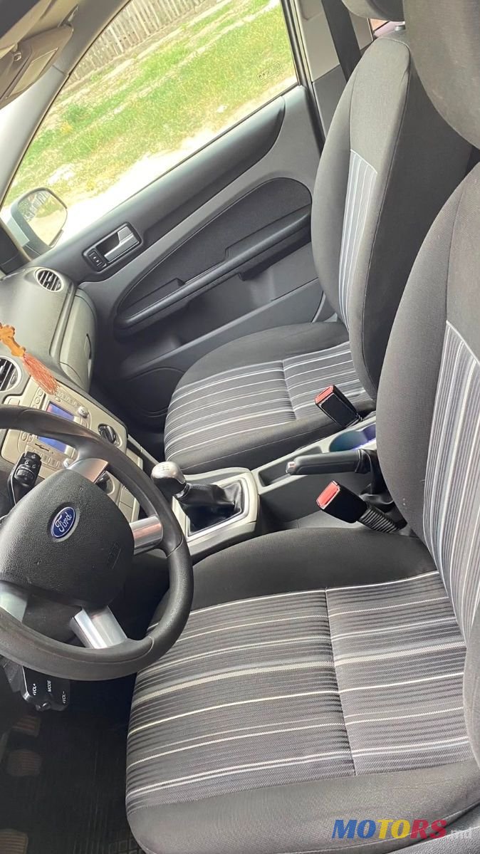 2008' Ford Focus photo #2