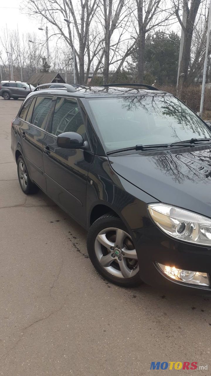 2012' Skoda Fabia photo #3