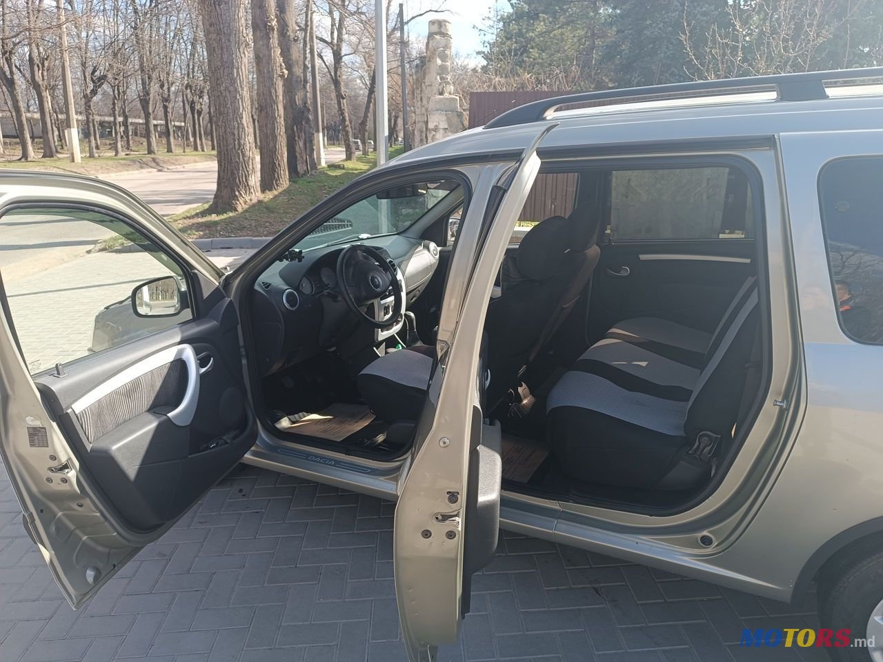 2009' Dacia Logan Mcv photo #5