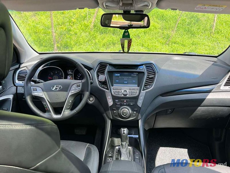2015' Hyundai Santa Fe photo #5
