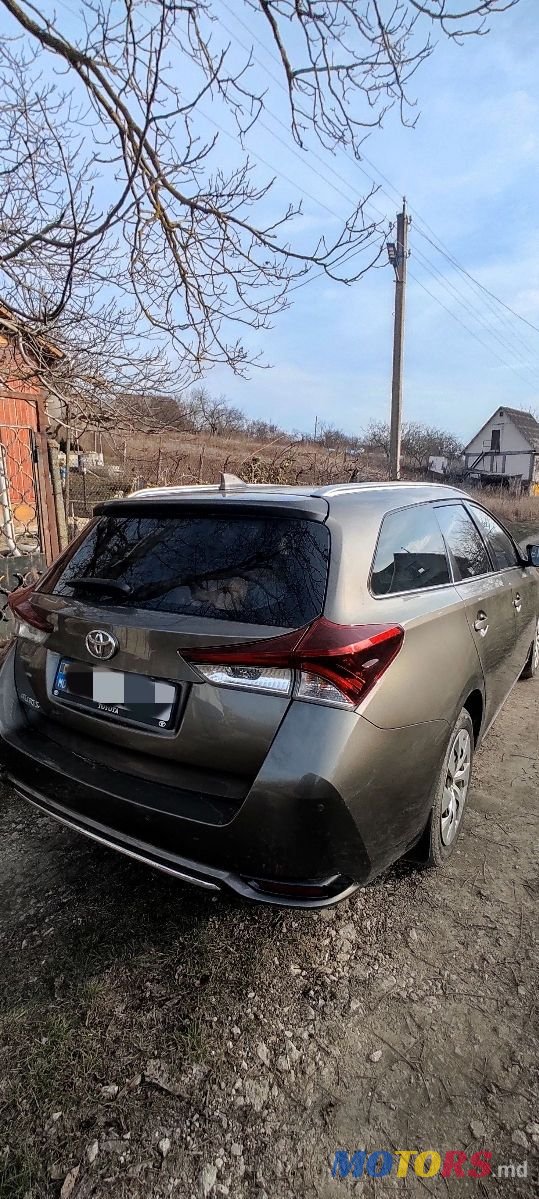 2017' Toyota Auris photo #3