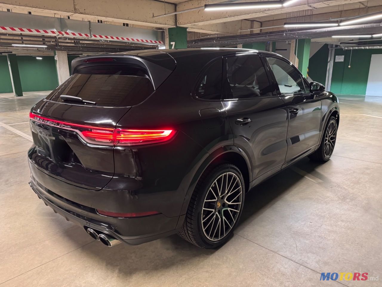 2021' Porsche Cayenne photo #3
