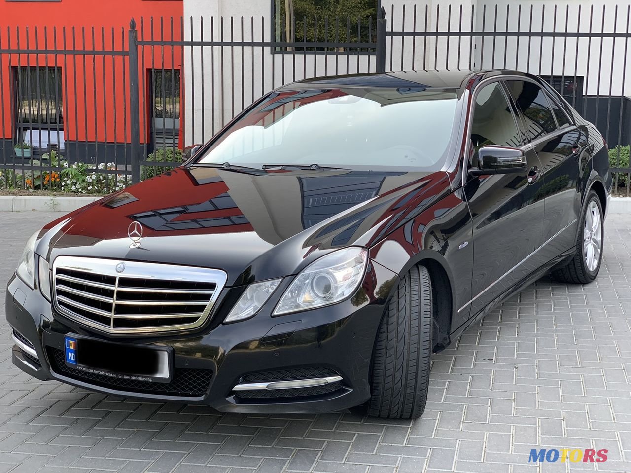 2010' Mercedes-Benz E Класс photo #1