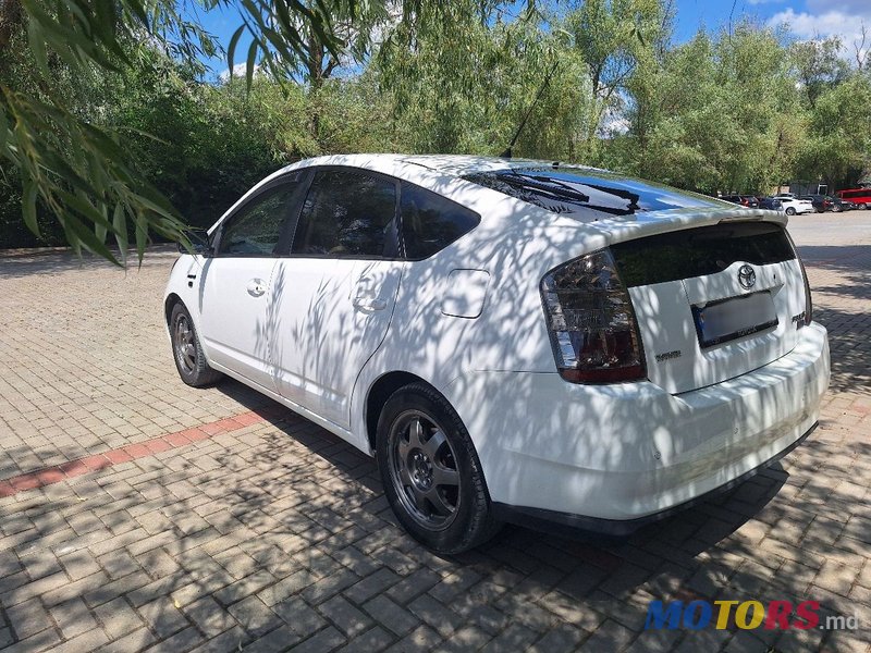 2008' Toyota Prius photo #3