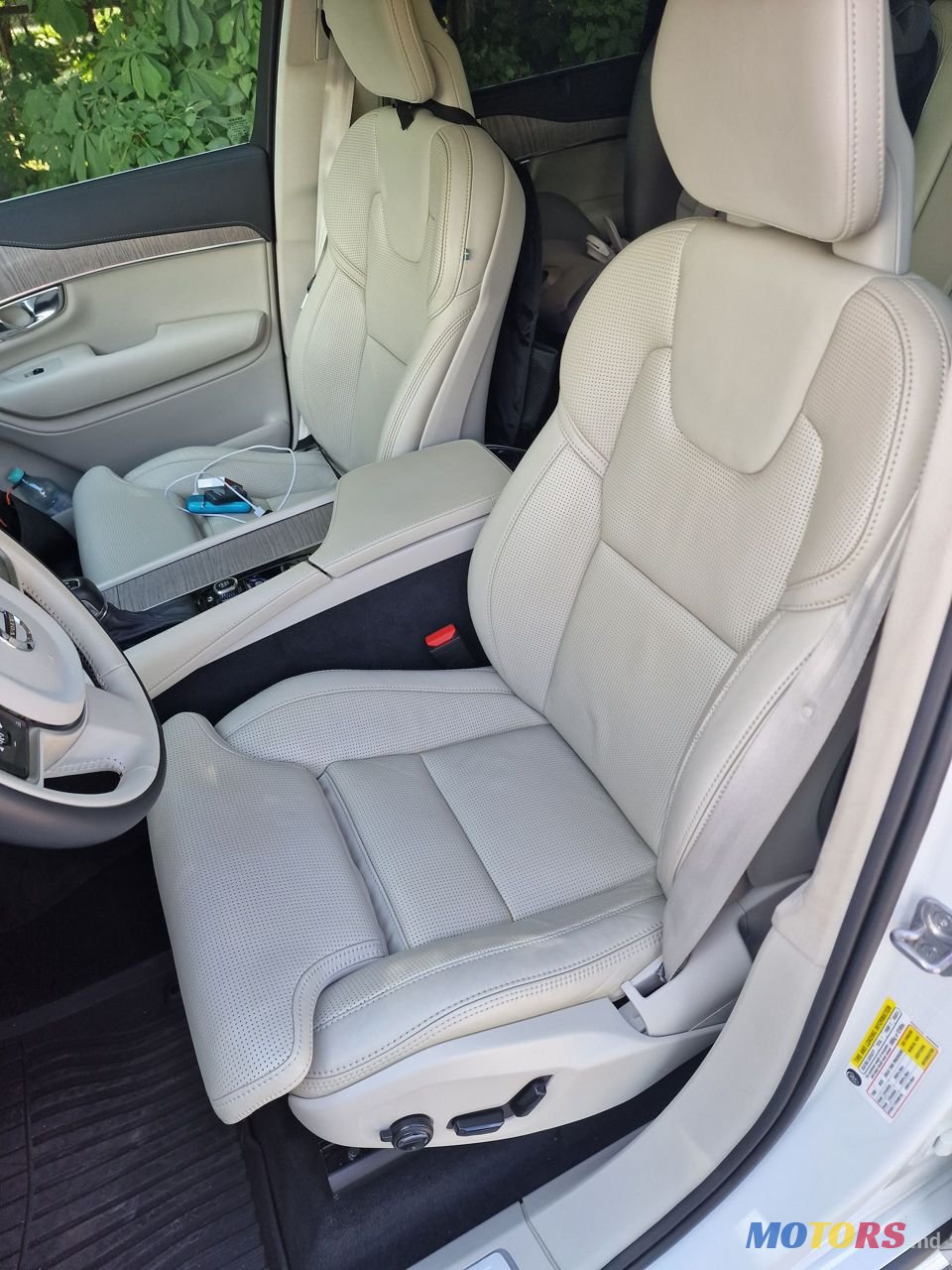 2020' Volvo XC90 photo #6