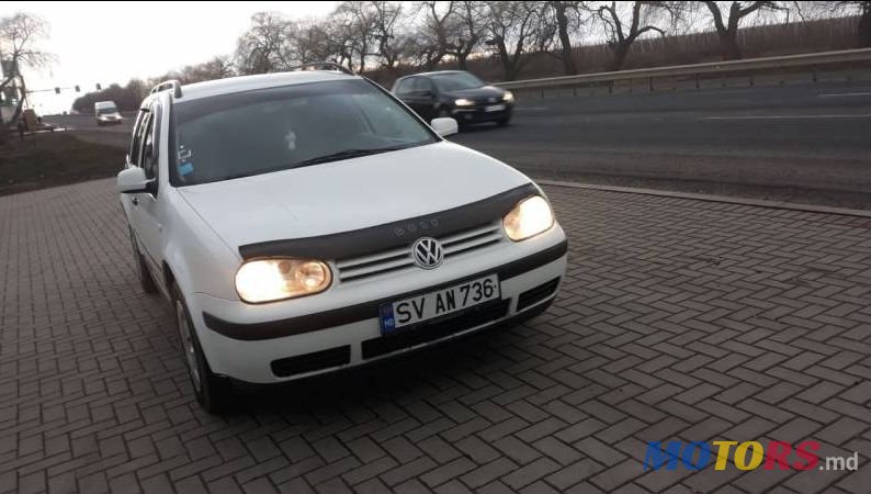 2001' Volkswagen Golf photo #1