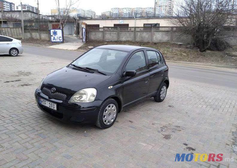 2005' Toyota Yaris photo #2