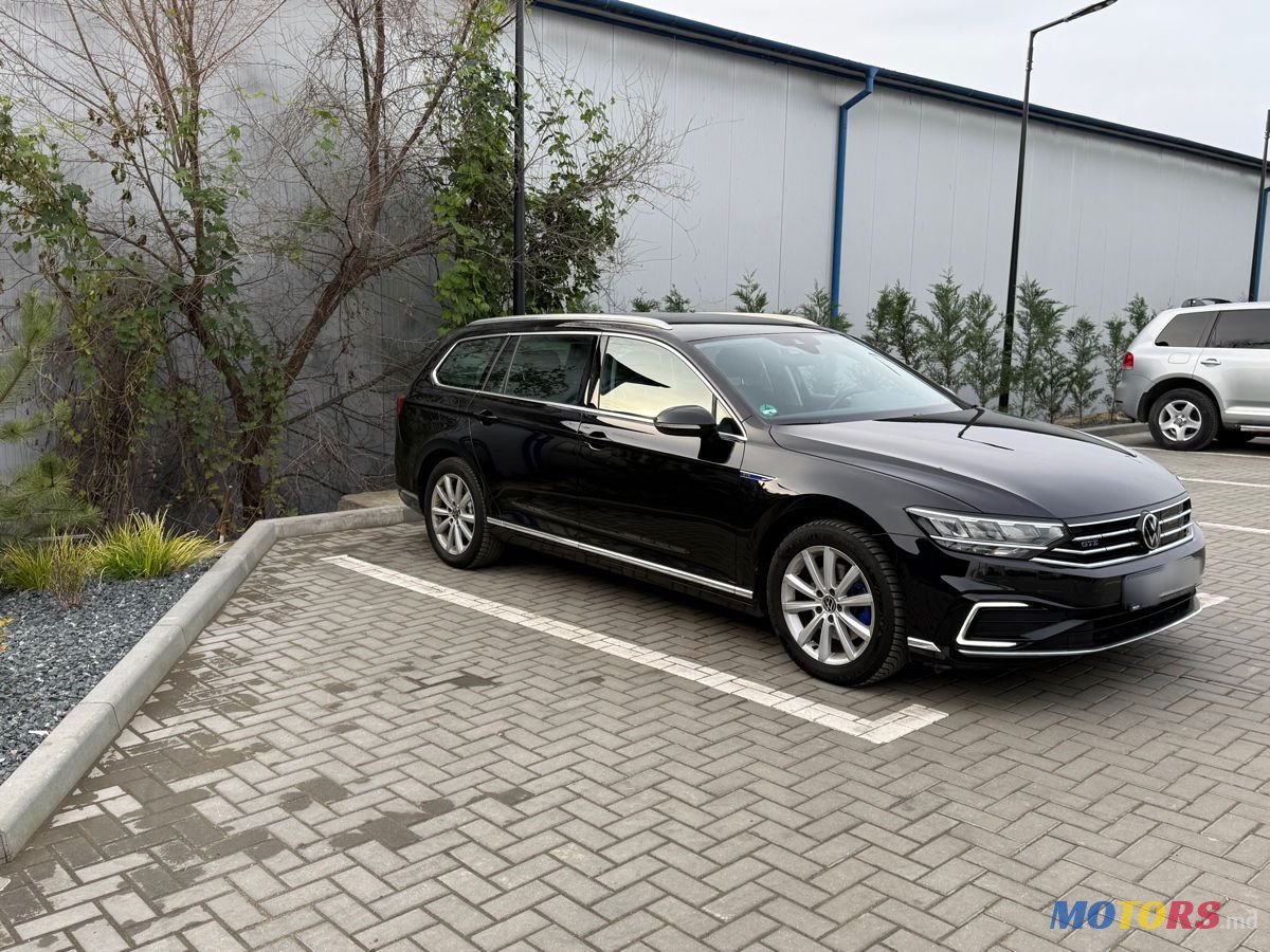 2022' Volkswagen Passat photo #3