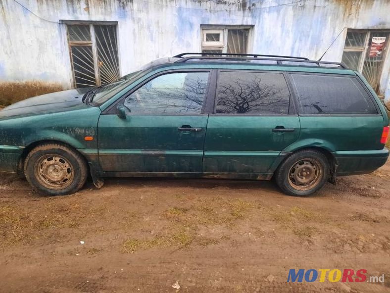 1995' Volkswagen Passat photo #3