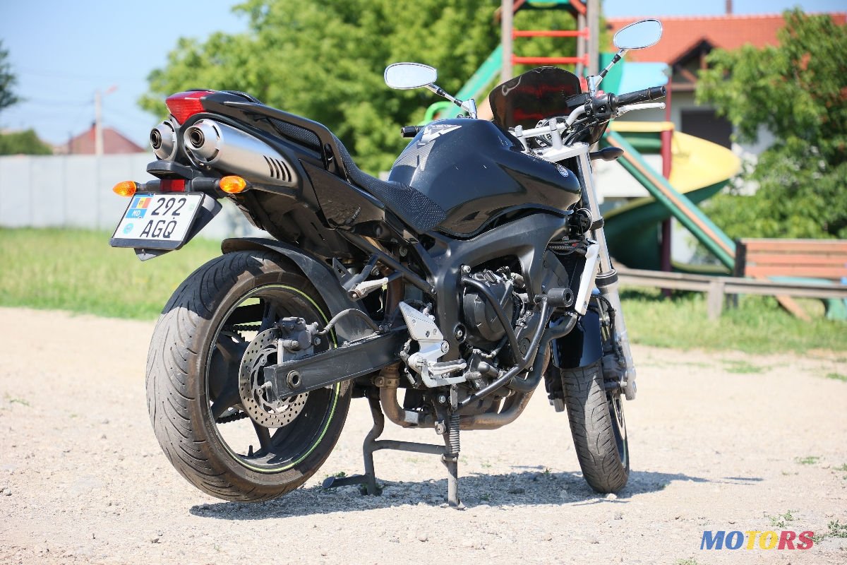 2005' Yamaha FZ 6 photo #1