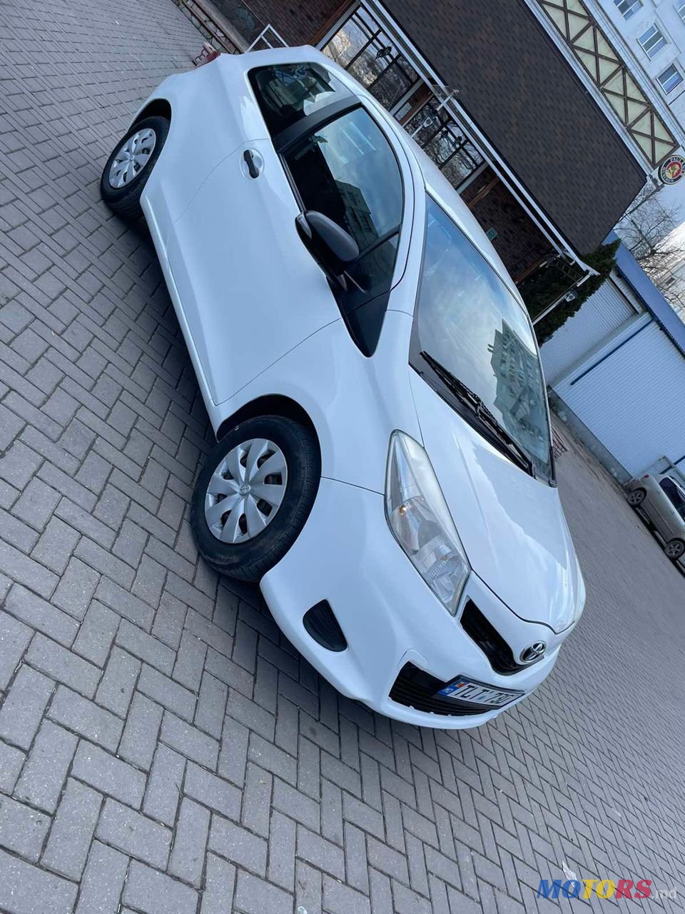 2013' Toyota Yaris photo #1