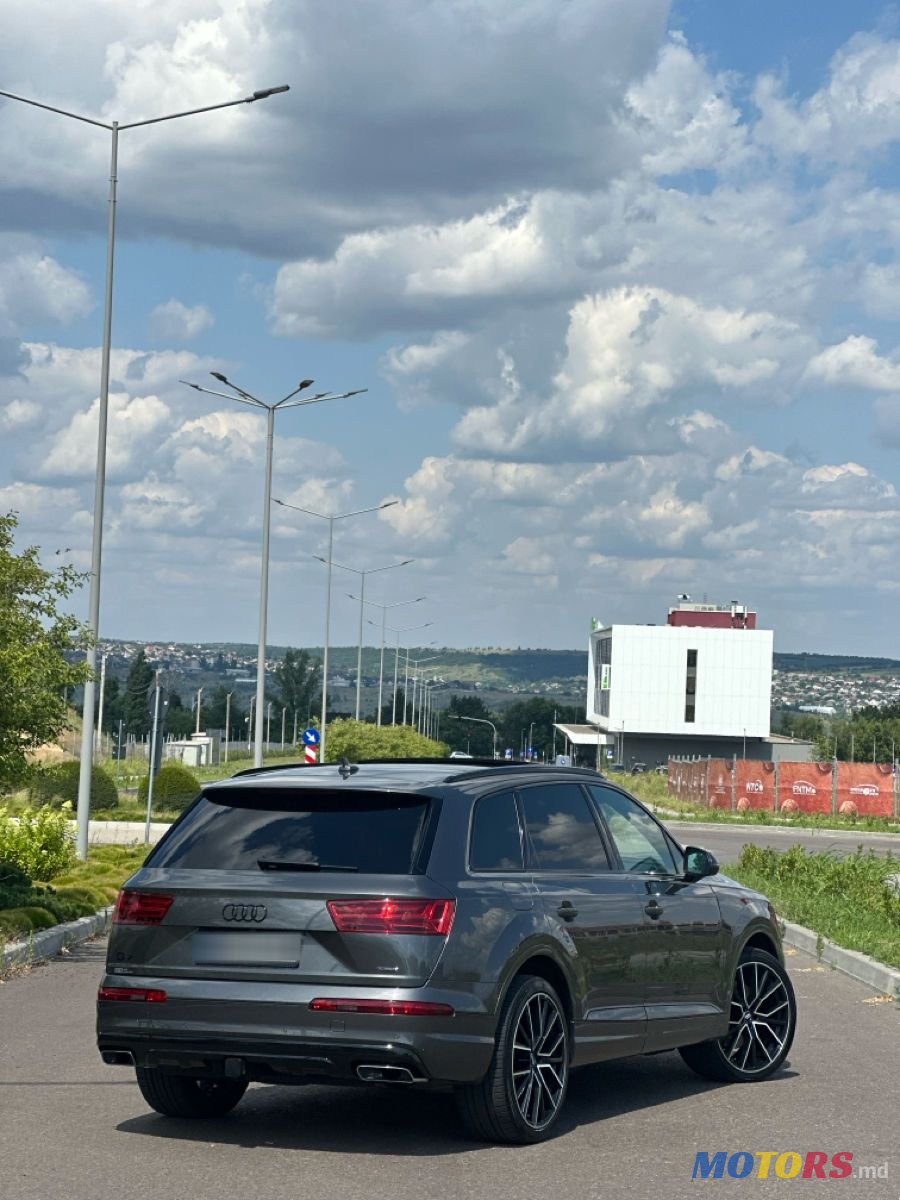 2018' Audi Q7 photo #5