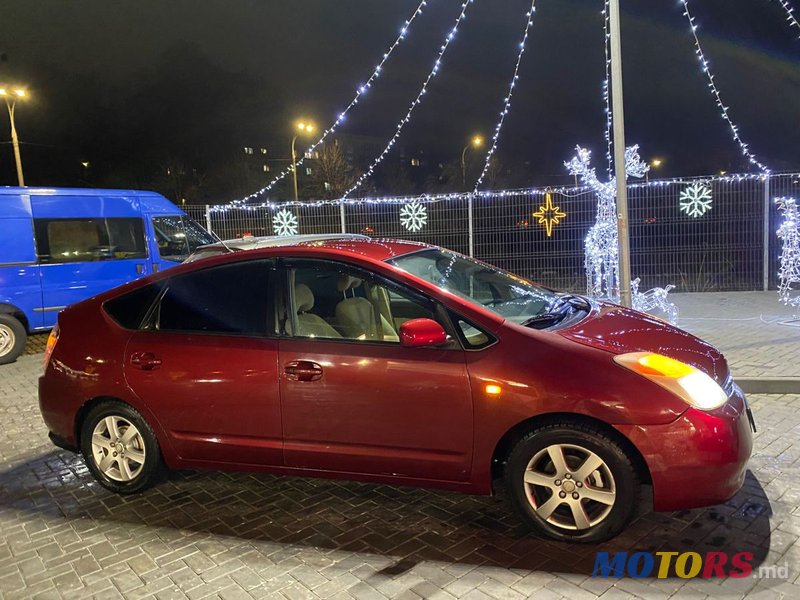 2005' Toyota Prius photo #2