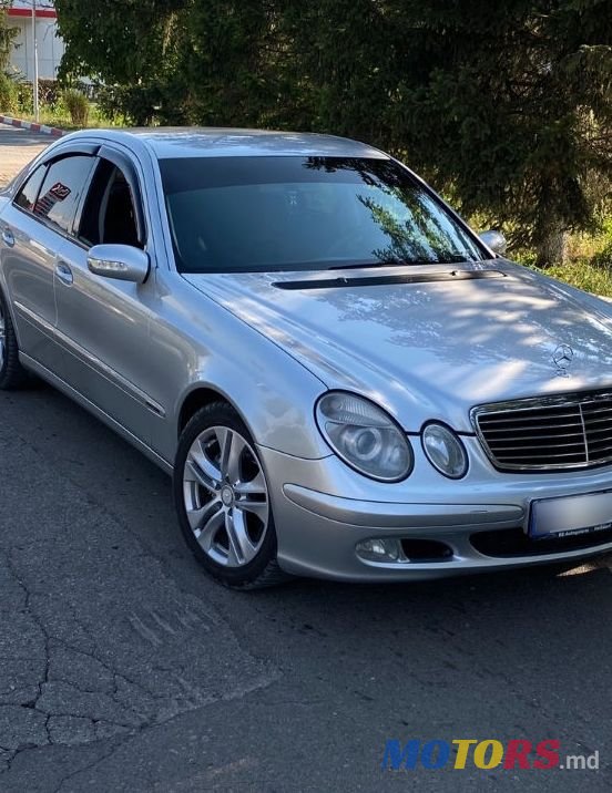 2004' Mercedes-Benz E-Class photo #1