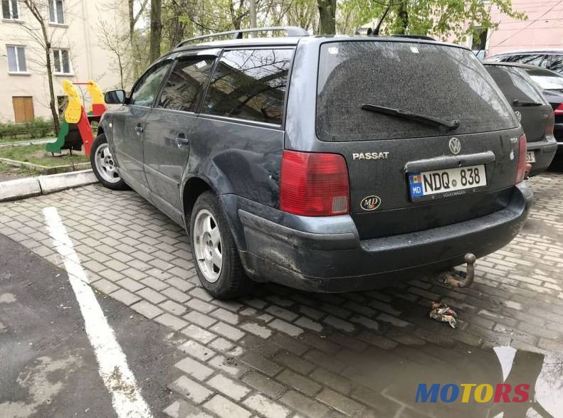 2000' Volkswagen Passat photo #1
