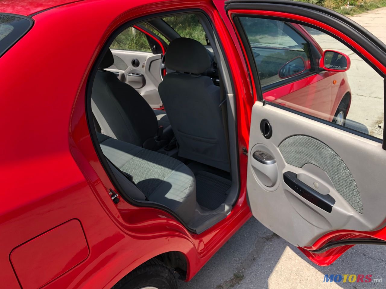 2004' Chevrolet Aveo photo #3