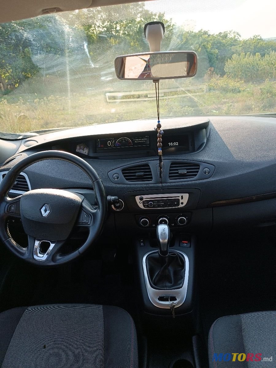 2013' Renault Grand Scenic photo #6