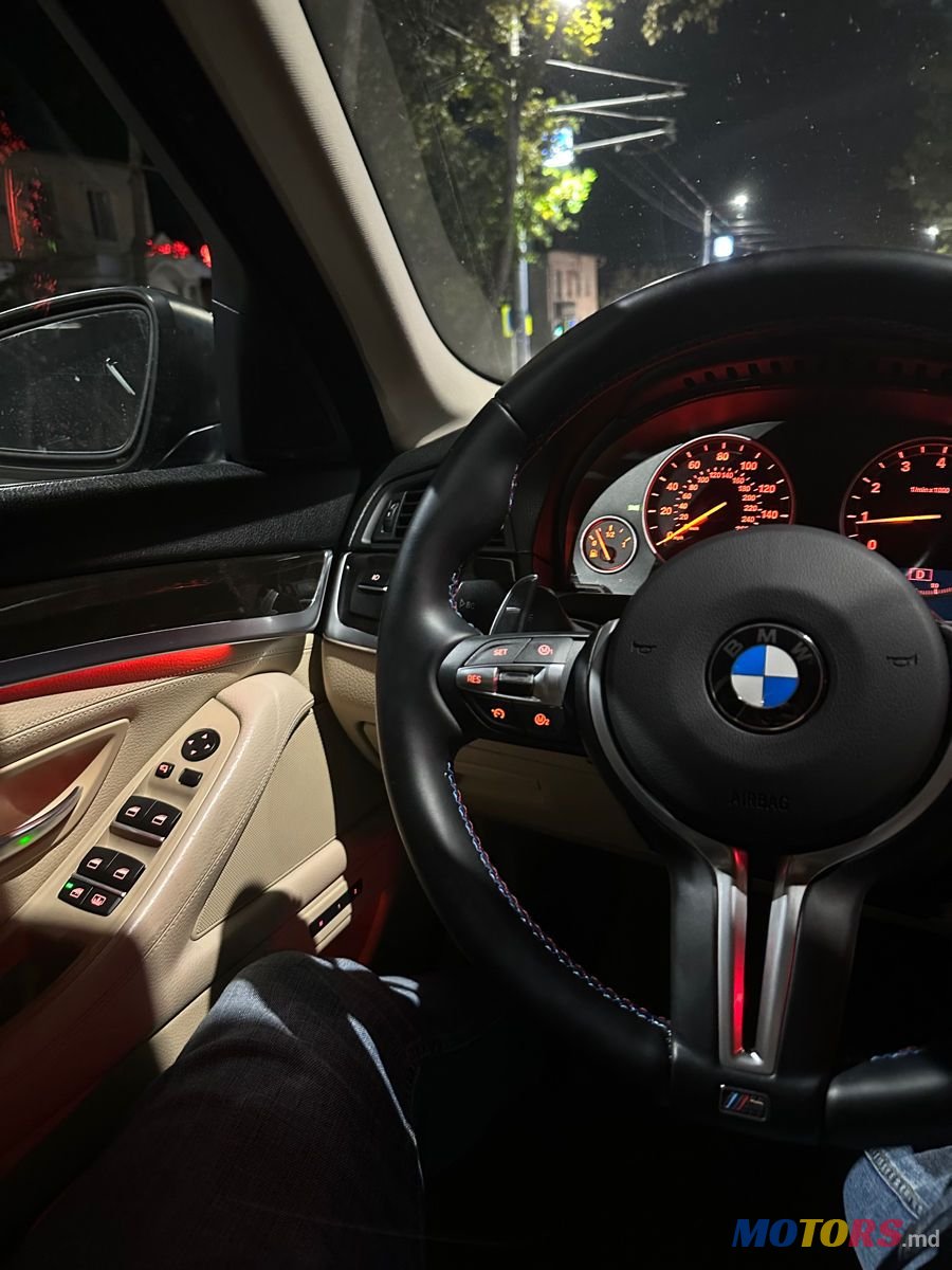 2012' BMW 5 Series photo #1