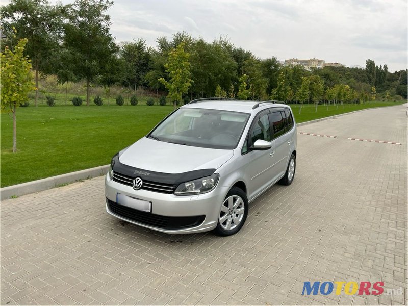 2012' Volkswagen Touran photo #5