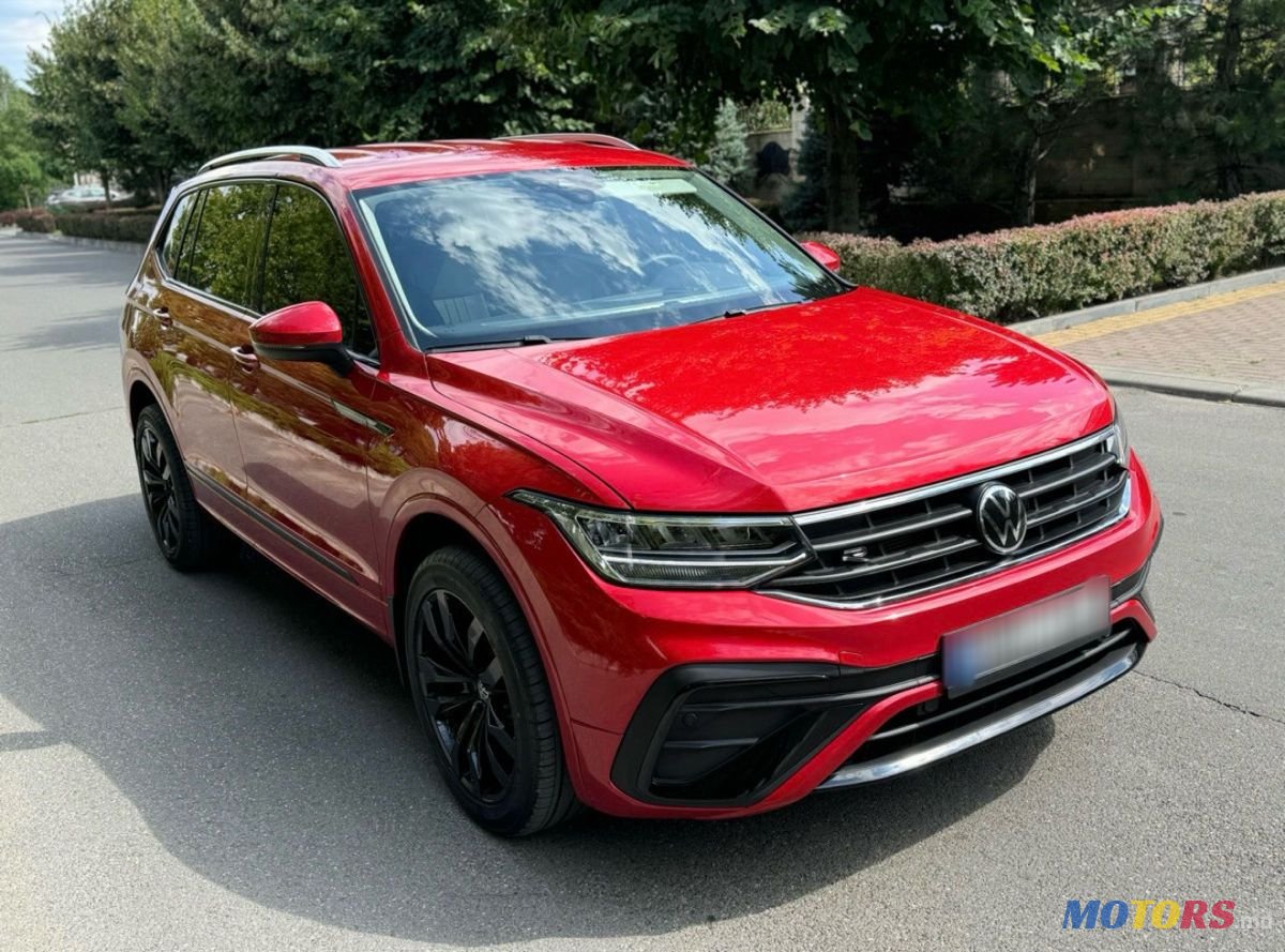 2023' Volkswagen Tiguan photo #1