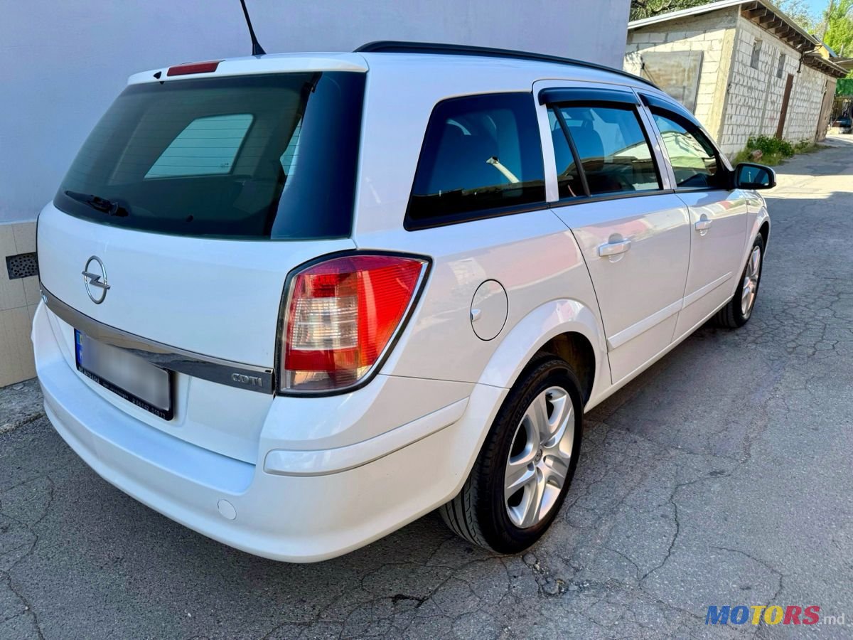 2008' Opel Astra photo #4