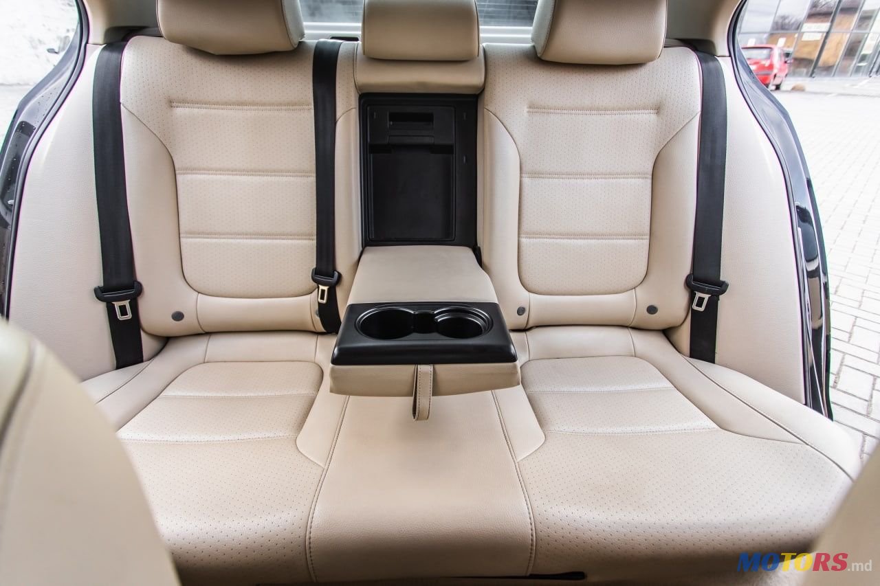 2013' Volkswagen Jetta photo #4