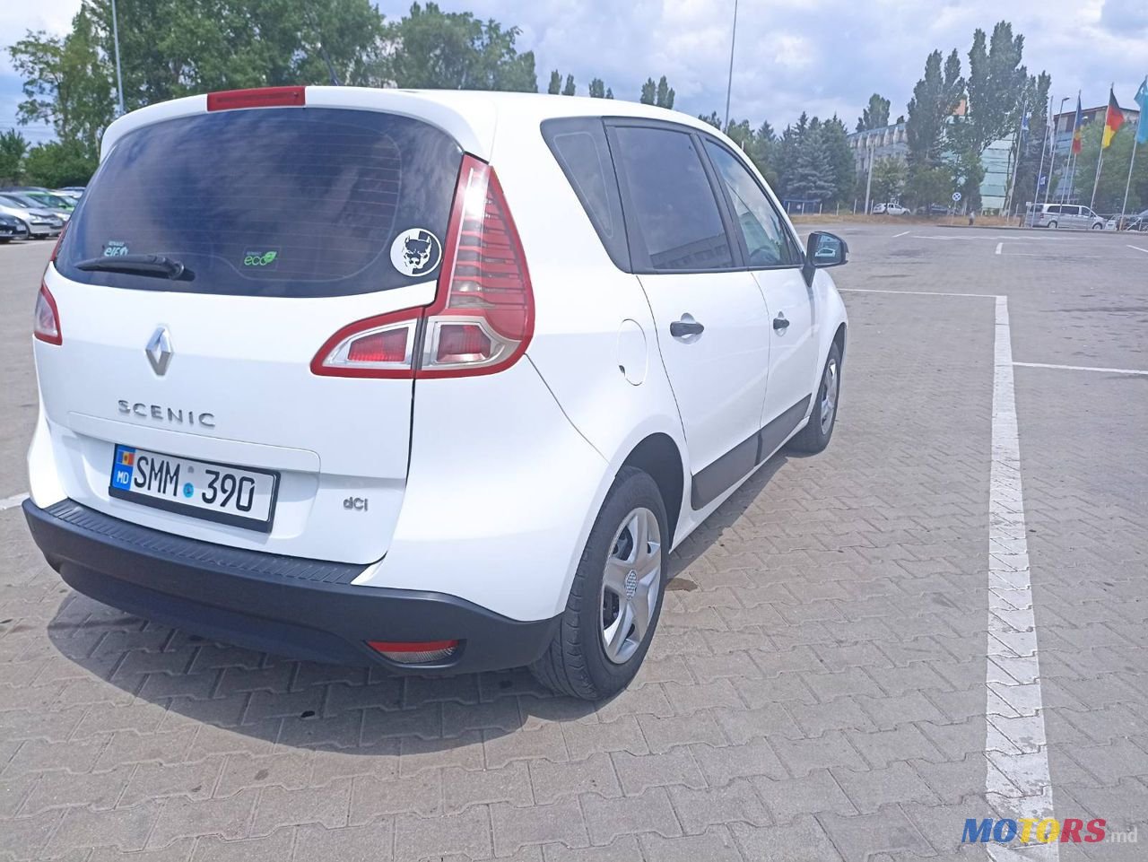 2010' Renault Scenic photo #3