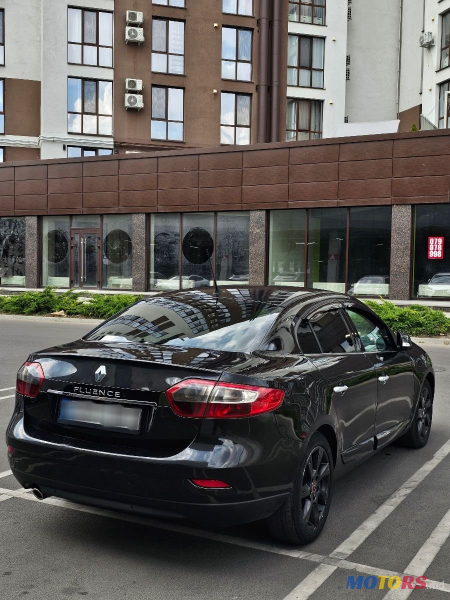 2011' Renault Fluence photo #5