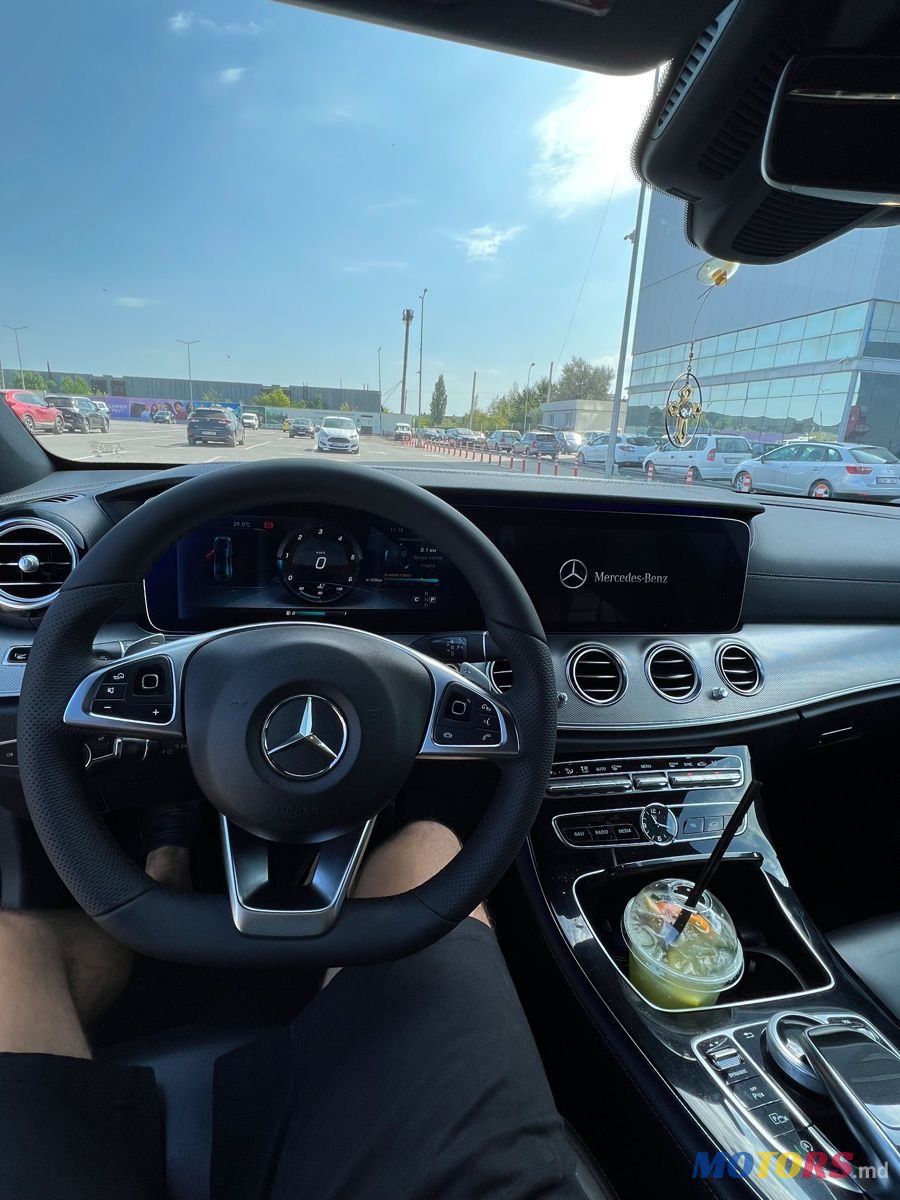 2017' Mercedes-Benz E-Class photo #5