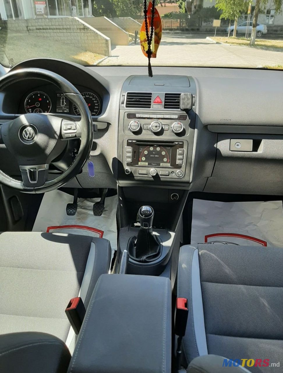 2014' Volkswagen Touran photo #5