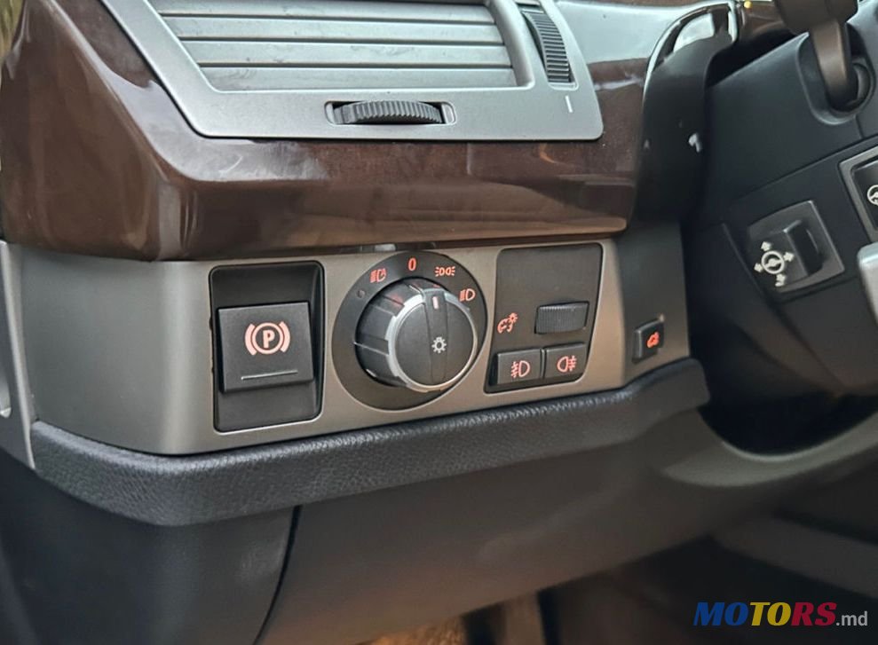 2006' BMW 7 Series photo #6