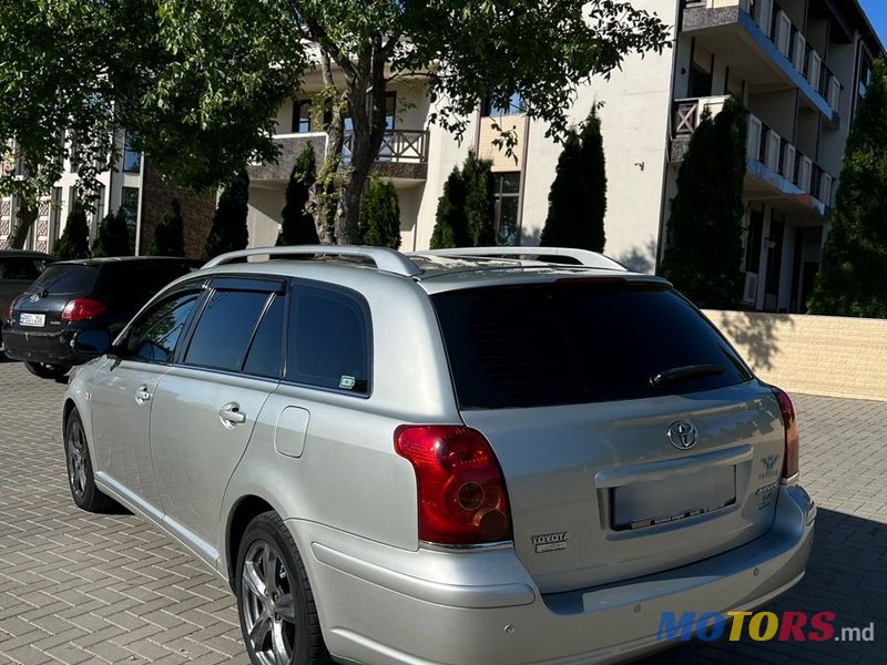 2005' Toyota Avensis photo #3