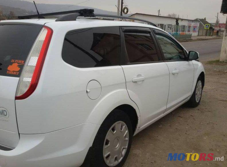 2009' Ford Focus photo #2