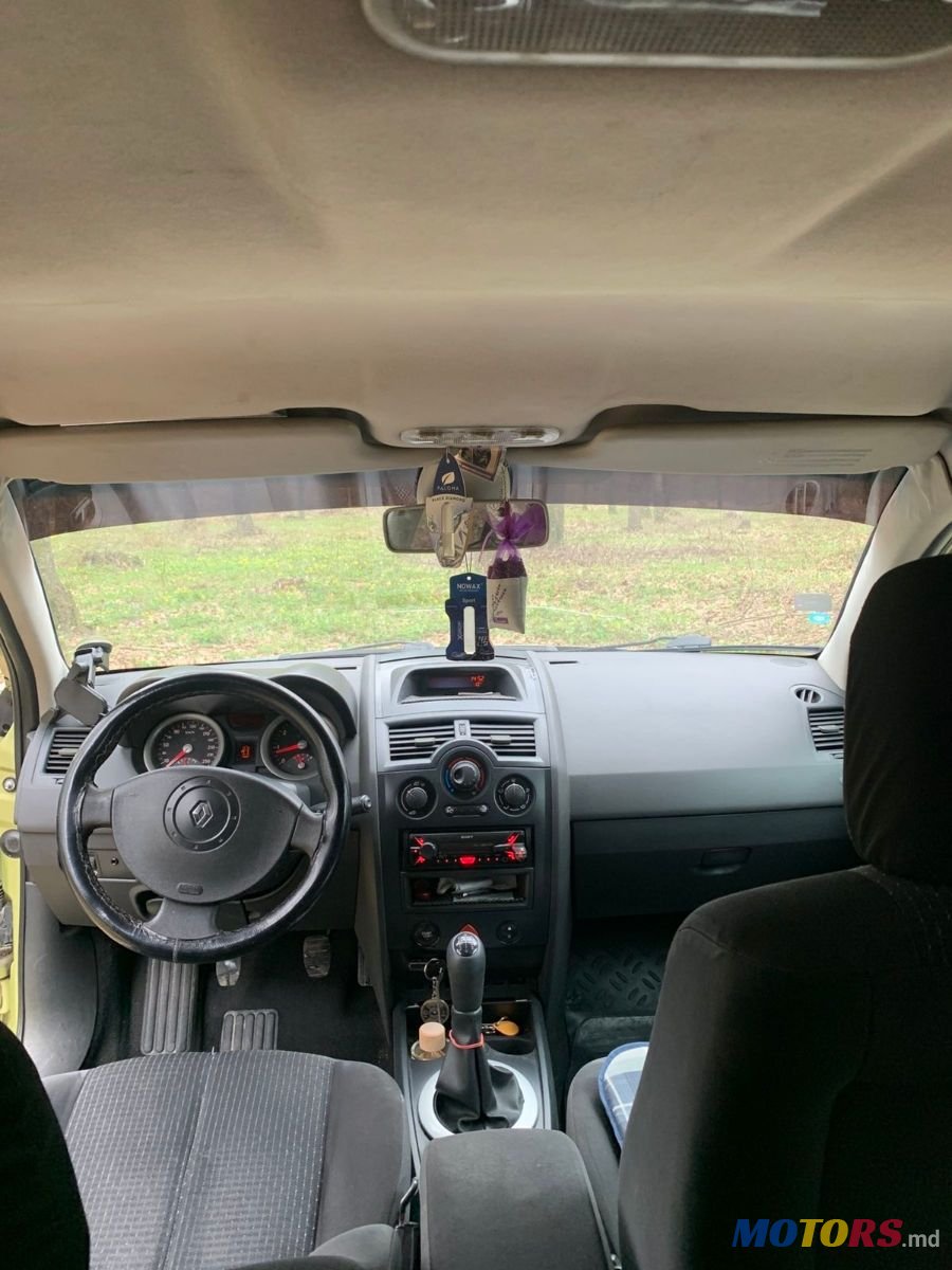 2005' Renault Megane photo #2