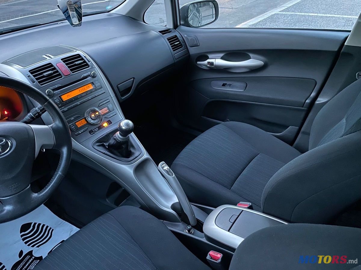 2008' Toyota Auris photo #5