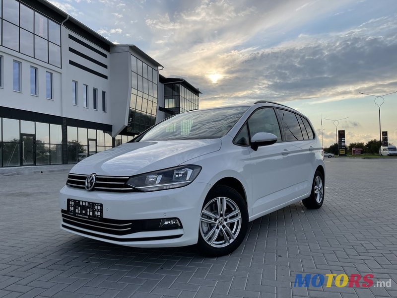 2018' Volkswagen Touran photo #1