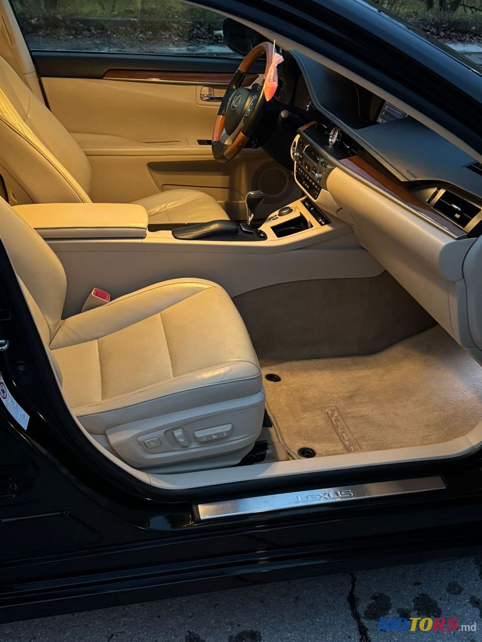 2013' Lexus Es Series photo #6