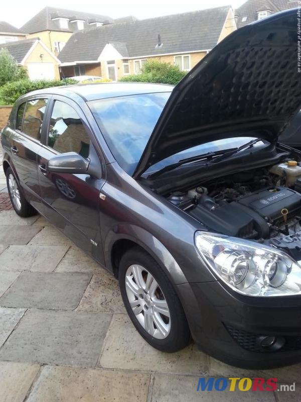 2008' Opel Astra photo #3