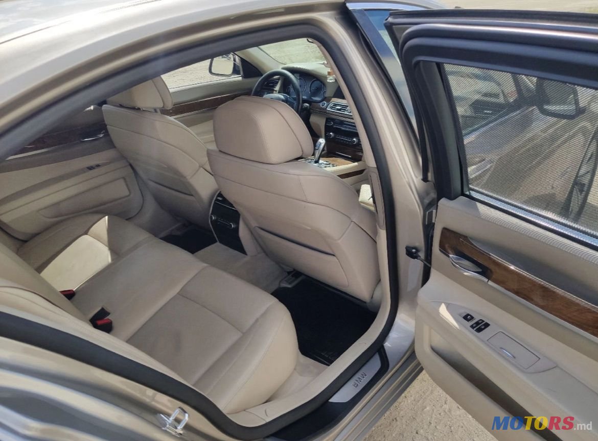 2009' BMW 7 Series photo #5