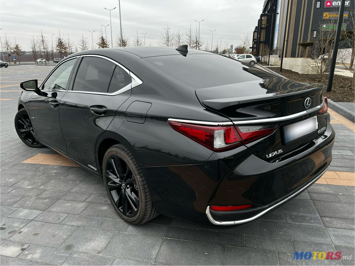 2019' Lexus Es Series photo #4