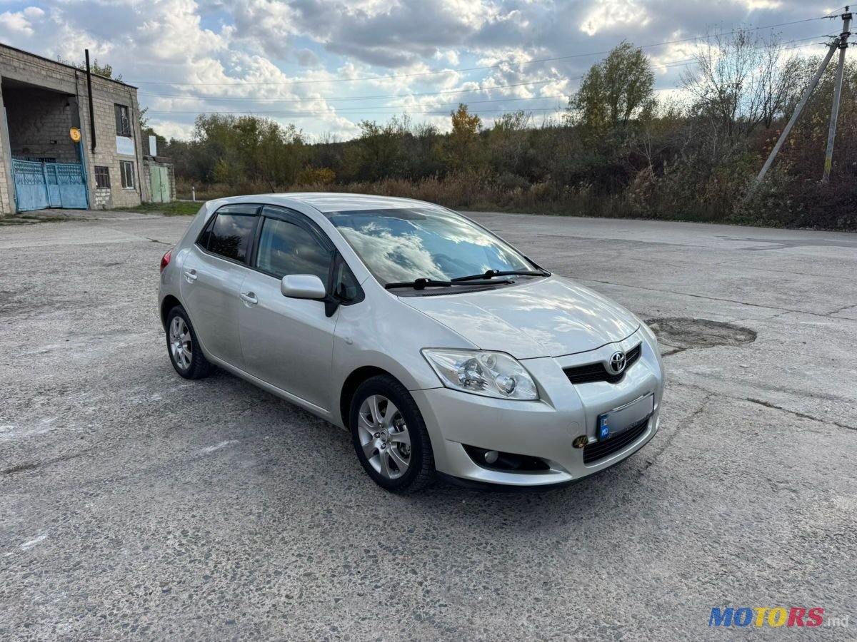 2008' Toyota Auris photo #2