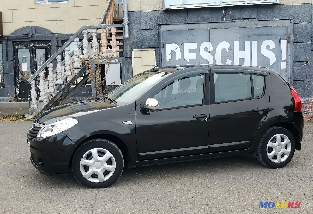 2010' Dacia Sandero photo #5