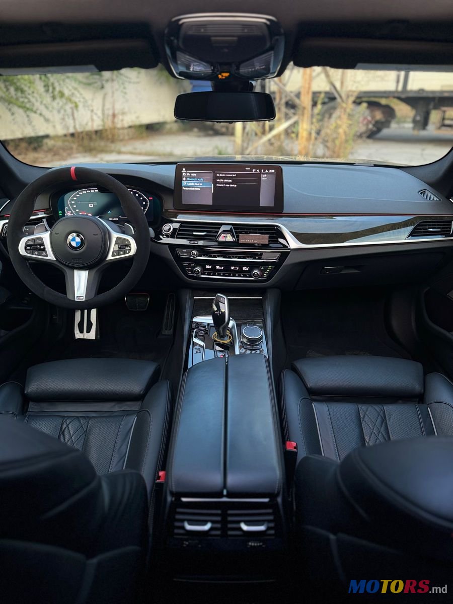 2023' BMW 5 Series photo #6
