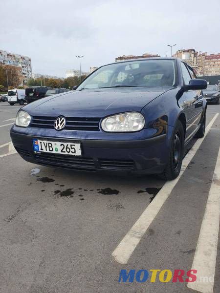 2002' Volkswagen Golf photo #1