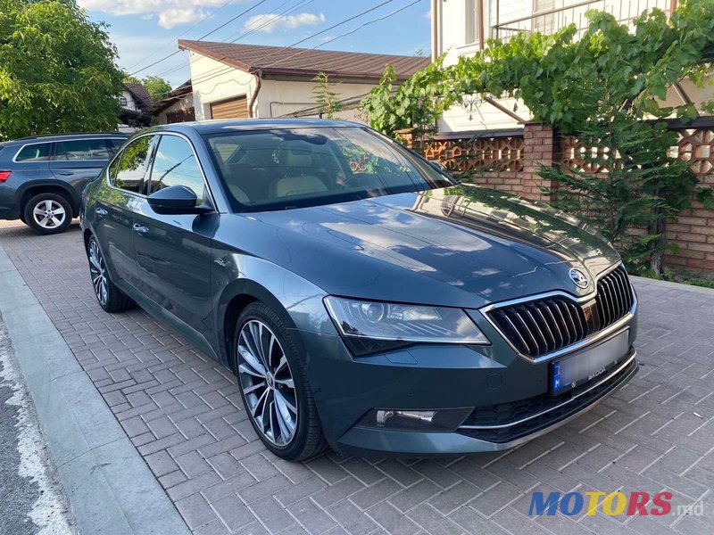 2019' Skoda Superb photo #3